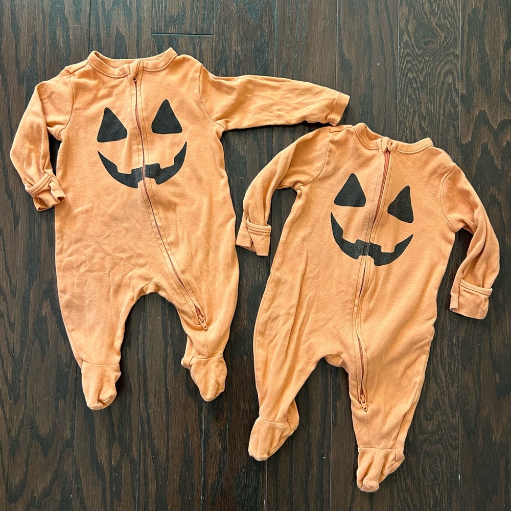 Old Navy Jack-O-Lantern Pajama Onesies | Set of 2 | Size 0-3 Months | Twins